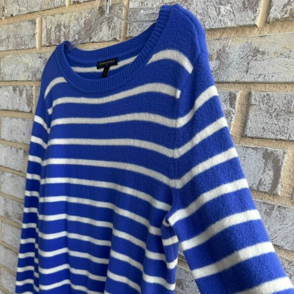 Banana Republic Long Sleeve Crew Neck Blue/White Striped Sweater Women's Size M - Picture 6 of 8